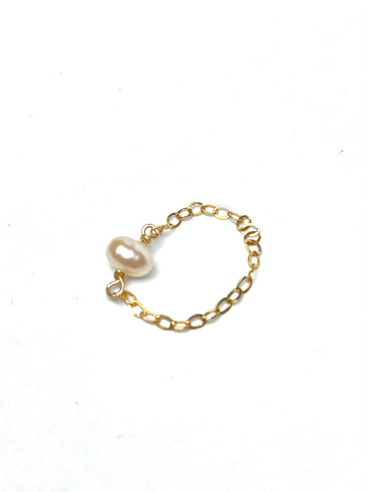 Anello in oro con perla d'acqua dolce