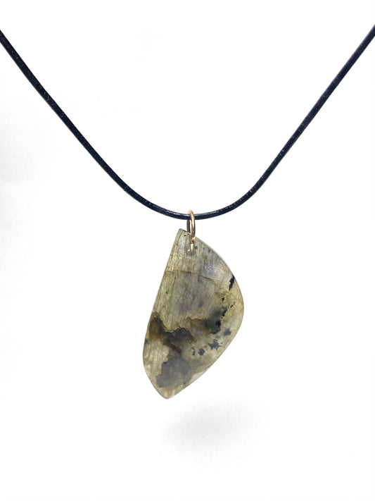 Collana in pelle labradorite